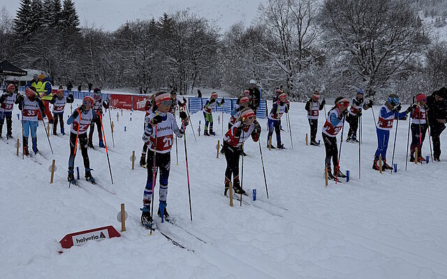 Massenstart Mädchen U10 (Bild Martia Gisler) Massenstart Mädchen U10 (Bild Martia Gisler)