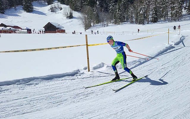 Nico Briker (SC Unterschächen) schrammte über die Langdistanz als Viertplatzierter der Kategorie der Männer U18 nur knapp am Podest vorbei (Bild Tino Walker) Nico Briker (SC Unterschächen) schrammte über die Langdistanz als Viertplatzierter der Kategorie der Männer U18 nur knapp am Podest vorbei (Bild Tino Walker)