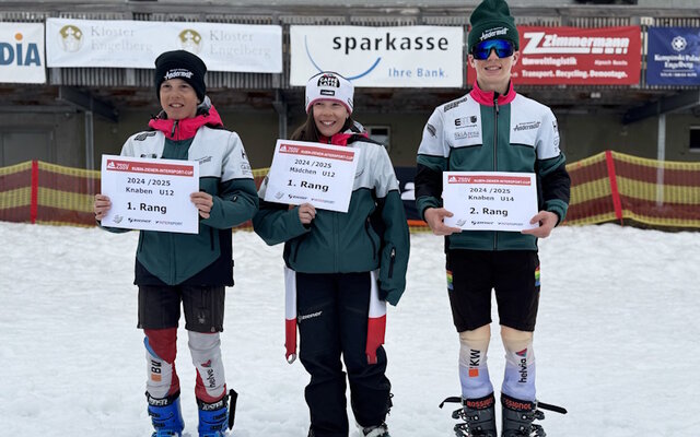 Von links: Cyrill Rüegg und Melina Planzer (Gesamtsieger:in des ZSSV Rubin-Ziener-Intersport Cups in der Kat. U12) sowie Louis Regli, der sich in der Gesamtwertung den starken zweiten Platz sicherte (Kat. U14) Von links: Cyrill Rüegg und Melina Planzer (Gesamtsieger:in des ZSSV Rubin-Ziener-Intersport Cups in der Kat. U12) sowie Louis Regli, der sich in der Gesamtwertung den starken zweiten Platz sicherte (Kat. U14)